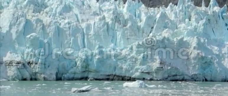 阿拉斯加冰川湾国家公园的Margerie冰川景观视频的预览图