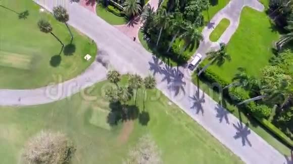迈阿密豪宅的空中天桥视频的预览图