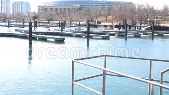 伊利诺伊州芝加哥密歇根湖4k海岸线景观视频的预览图