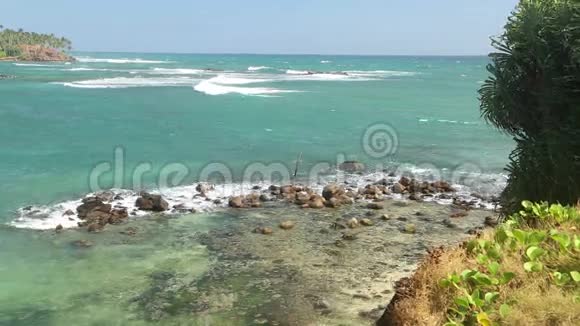 斯里兰卡海滩上美丽的海景视频的预览图