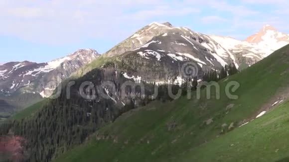 夏季科罗拉多山脉风景区视频的预览图