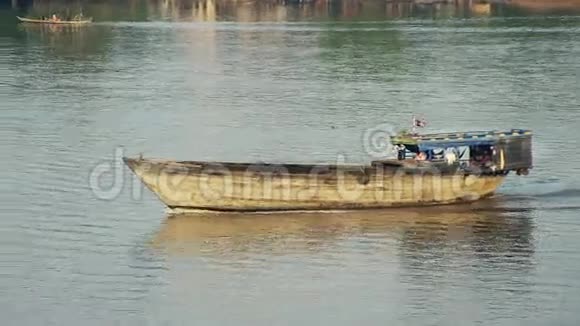 旧木船湄公河柬埔寨视频的预览图