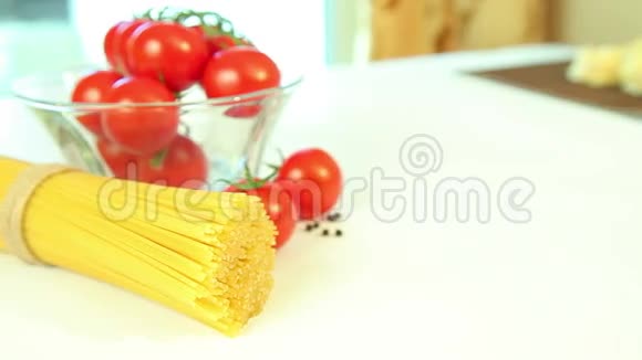 新鲜意大利食材视频的预览图