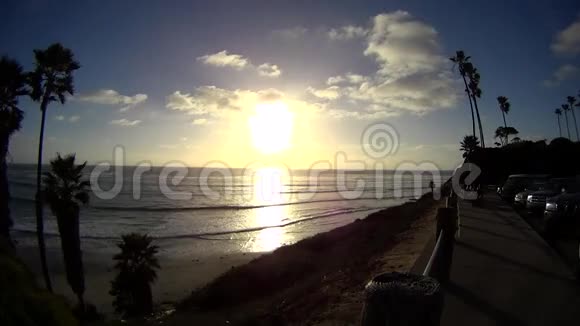 斯马米斯点海滩加州日落视频的预览图