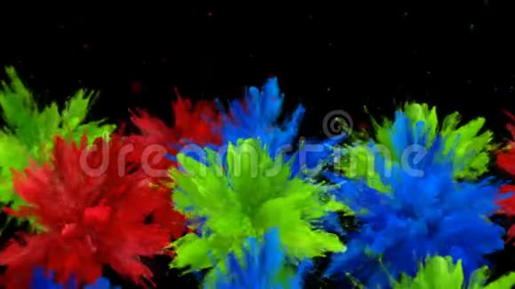 彩色爆炸多种彩色烟雾爆炸流体粉末液体气体粒子慢运动阿尔法哑光视频的预览图