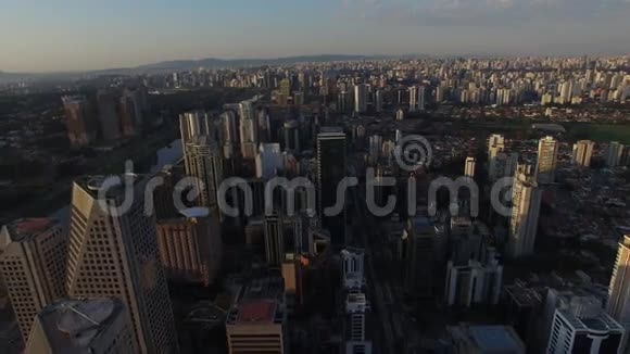 飞越巴西圣保罗市视频的预览图