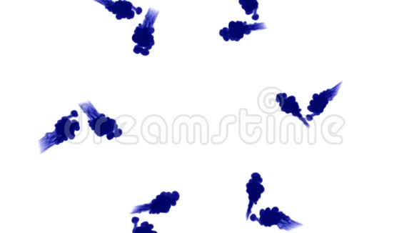蓝墨水在白色背景上溶解在水中用Luma哑光计算机仿真的三维渲染注入水视频的预览图