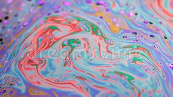 五颜六色泡泡的奇妙结构混沌运动视频的预览图