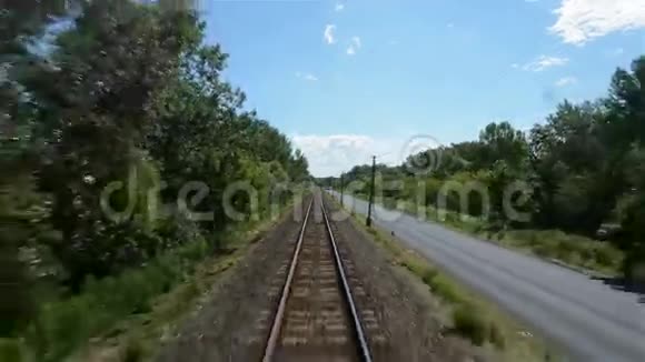旧火车站的货运列车视频的预览图