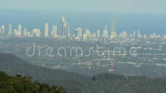 冲浪天堂天际线黄金海岸澳大利亚视频的预览图