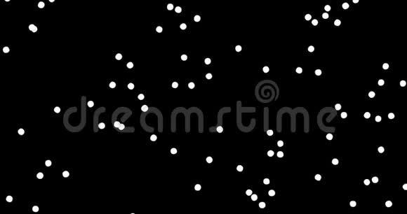 圣诞节黑色背景白色雪花从顶部飘落的雪假日视频的预览图