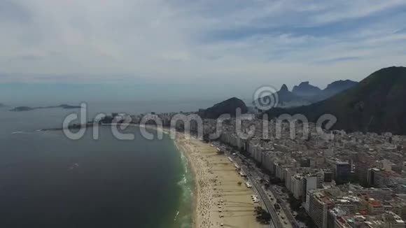 巴西里约热内卢的科帕卡巴纳海滩视频的预览图