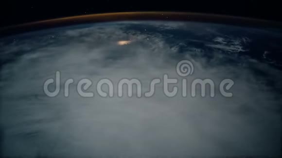 从国际空间站上看到地球从太空观测到美丽的地球美国宇航局从太空发射地球视频的预览图