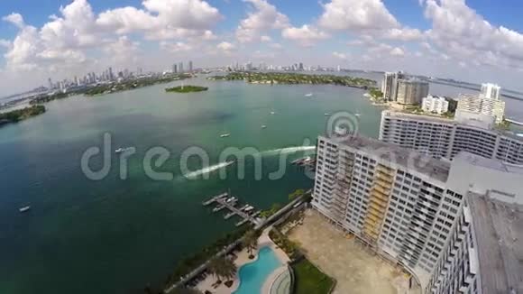 迈阿密海滨房地产航空4k视频视频的预览图