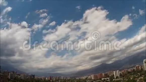 智利圣地亚哥的日落云视频的预览图