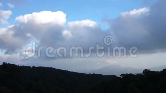 云动过山脉视频的预览图