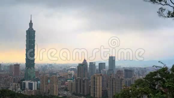 台湾台北市日落时分视频的预览图