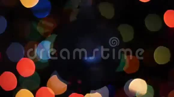 圣诞球在波克背景下旋转视频的预览图