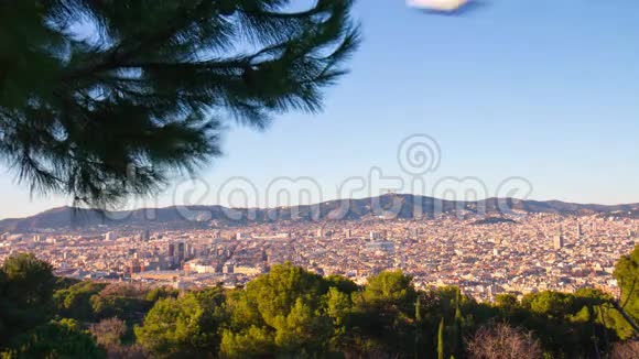 巴塞罗那阳光城市全景4k时间流逝西班牙视频的预览图