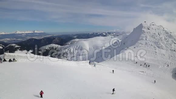 雪山斯洛伐克滑雪冬季视频的预览图