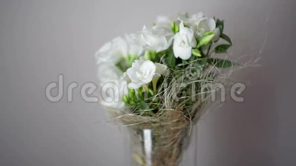 美丽的婚礼花束和白色玫瑰视频的预览图