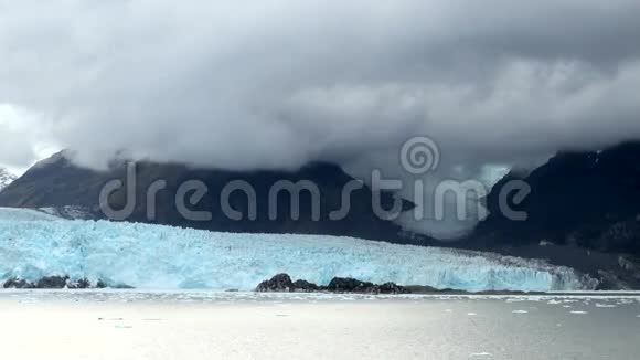智利阿马利亚冰川景观视频的预览图