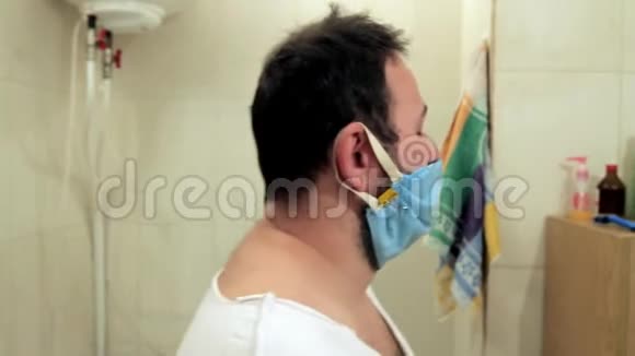 困人剃光面具视频的预览图