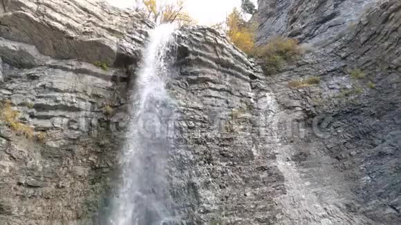 战溪瀑布双背帆视频的预览图