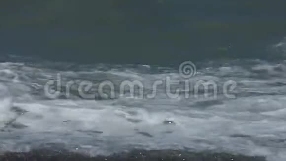 海上风暴夏日视频的预览图