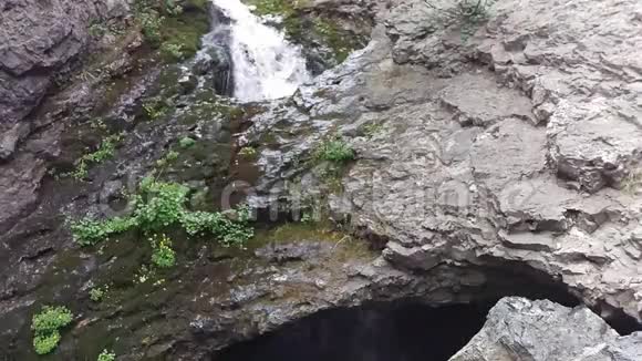 犹他州的甜甜圈瀑布瀑布视频的预览图