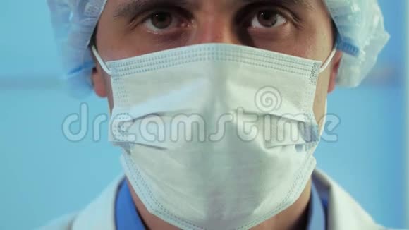 外科口罩医生画像视频的预览图