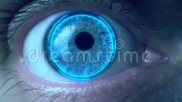 棕色眼睛女孩与未来的软件界面关门视频的预览图