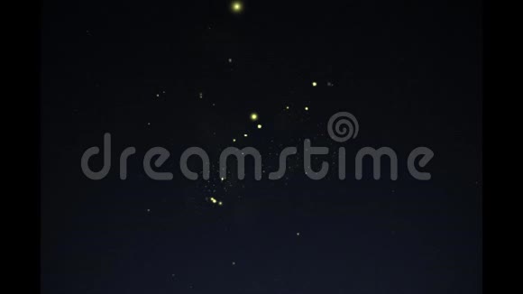 收集夜晚天空中的星星视频的预览图