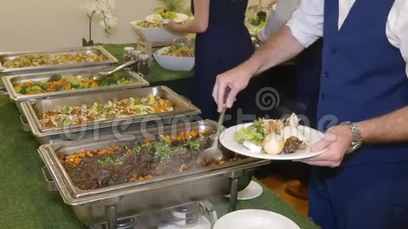 餐厅和酒店的自助餐视频的预览图