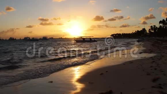 多米尼加海滩日落视频的预览图
