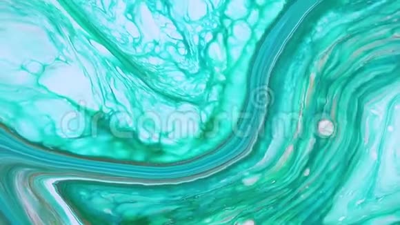 流体艺术绘图镜头抽象丙烯酸纹理与流动效果液体油漆混合背景与飞溅和视频的预览图