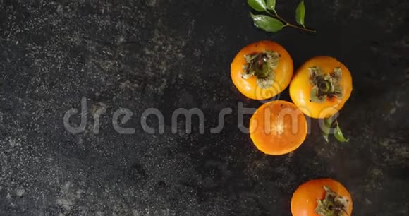 柿子用凉蒸慢慢旋转视频的预览图