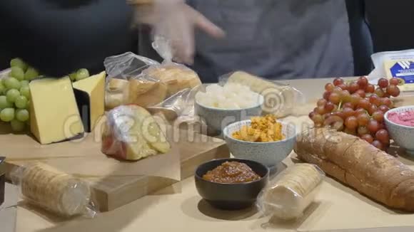 奶酪面包饼干火腿视频的预览图