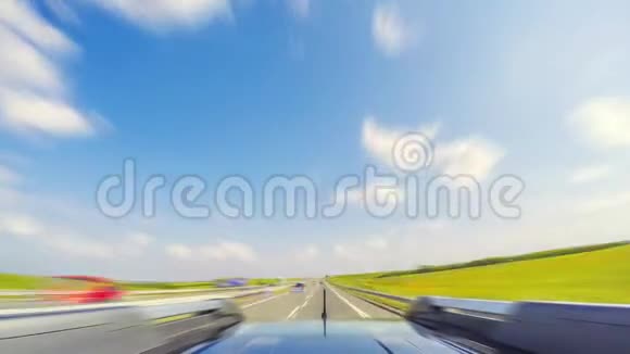 高速公路行驶时间推移视频的预览图