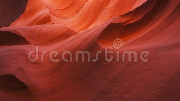 倾斜向上的照片红色的下羚羊峡谷的墙在页视频的预览图