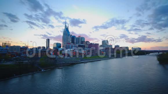 泰尼斯日落时纳什维尔市的一张超宽的全景照片视频的预览图