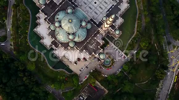 吉隆坡最古老的穆斯林清真寺的空中镜头视频的预览图
