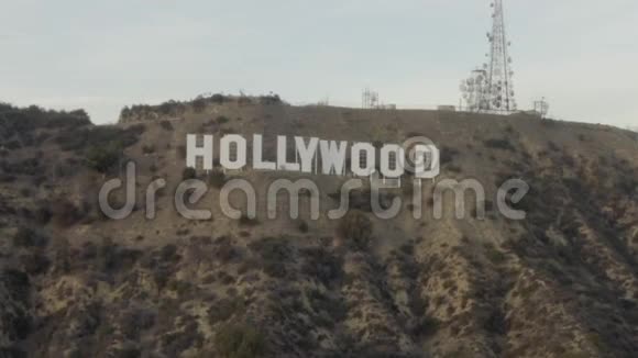 影片简介加州洛杉矶日落时好莱坞招牌信的大镜头视频的预览图