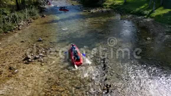 在斯洛文尼亚的博欣吉湖上划船视频的预览图