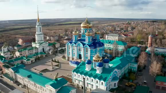 弗拉迪米尔大教堂的扎敦斯克教堂圣母修道院空中视频从鸟瞰视频的预览图
