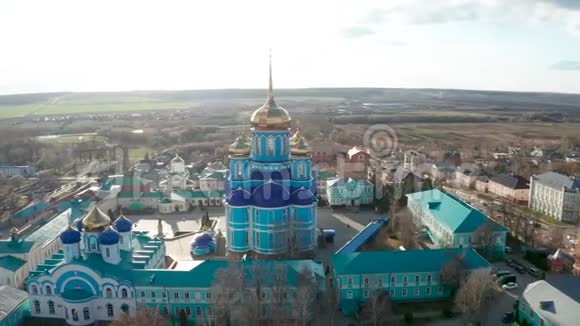 弗拉迪米尔大教堂的扎敦斯克教堂圣母修道院空中视频从鸟瞰视频的预览图