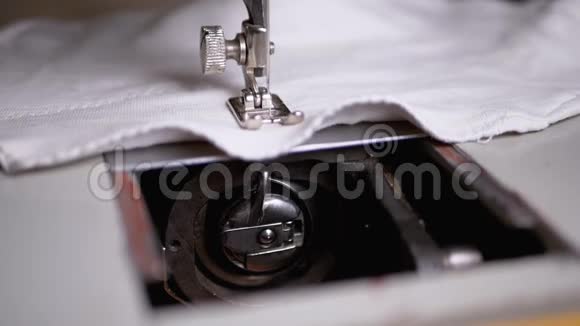 缝纫机的操作机制穿梭钩系统慢动作视频的预览图