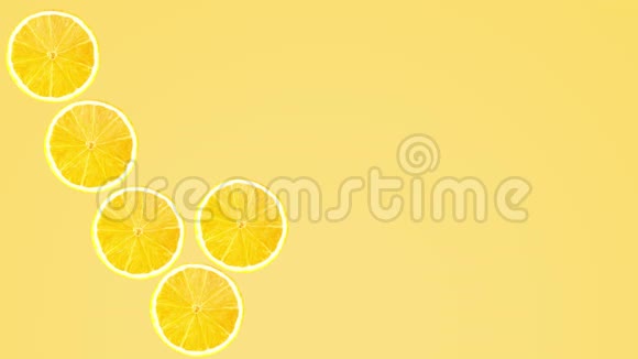 柠檬水果切片在复古霓虹灯色背景上停止运动最小食物概念视频的预览图