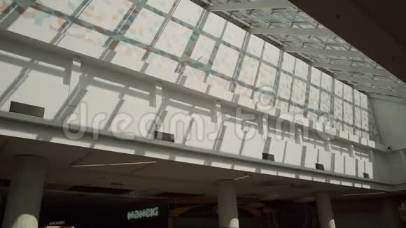 购物中心光影建筑和建筑底景视频的预览图