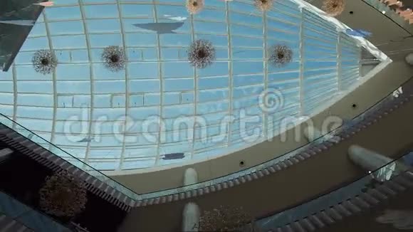 慢速全景旋转玻璃穹顶购物中心底景视频的预览图